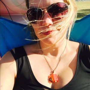 Meet your Posher, Amber